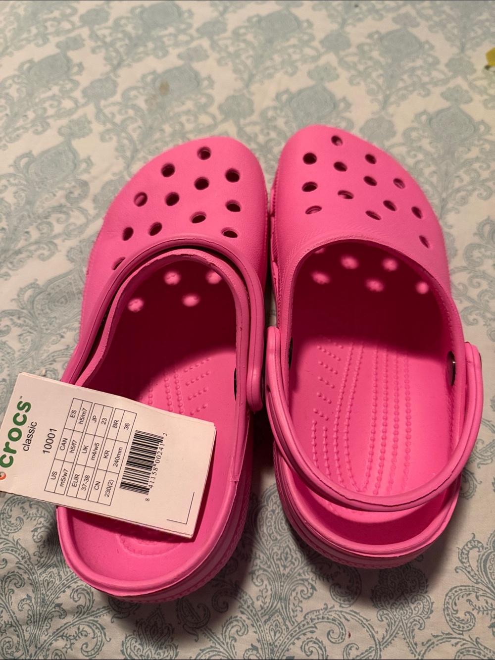 CROCS Kids Classic Clog in Hot Pink